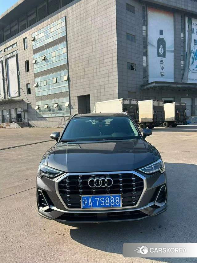 Audi Q3 2021 Темно-серый из Китая, фото 5