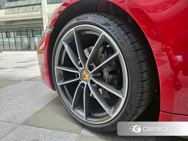 Porsche 911(992) id 4243642 из Кореи 15