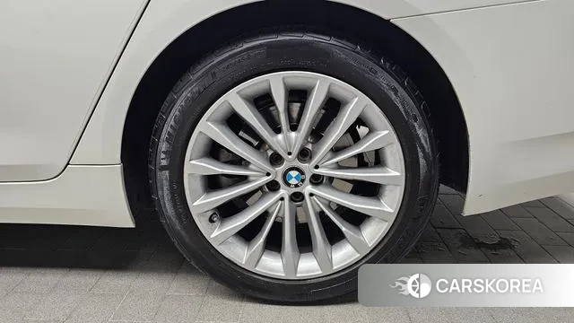 BMW 5 Series (G30) id 3417317 из Кореи 15