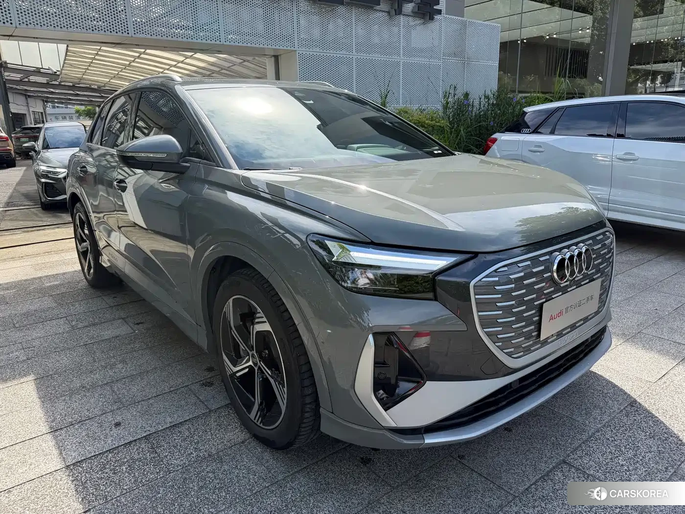 Audi Q4 2024 Silver/gray из Китая, фото 5