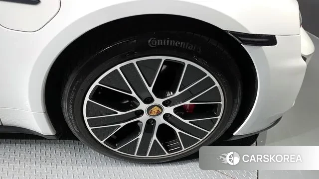 Porsche Taycan id 3335258 из Кореи 15