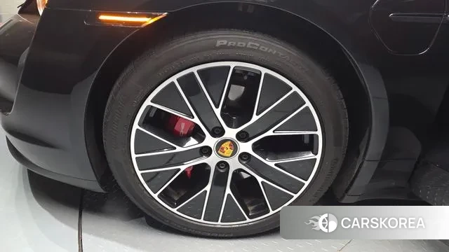 Porsche Taycan id 3388913 из Кореи 15