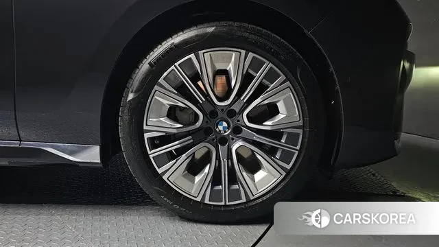 BMW 7 Series (G70) id 3566032 из Кореи 15