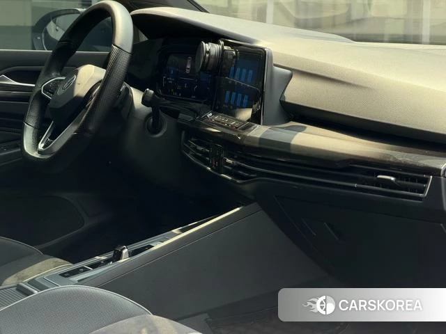 Volkswagen Golf 2023 Темно-серый из Китая, фото 5