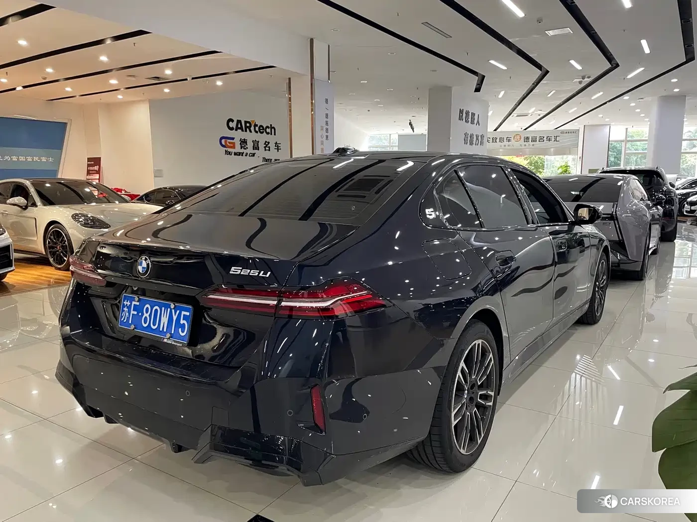 BMW 5 series 2026 Черный из Китая, фото 5