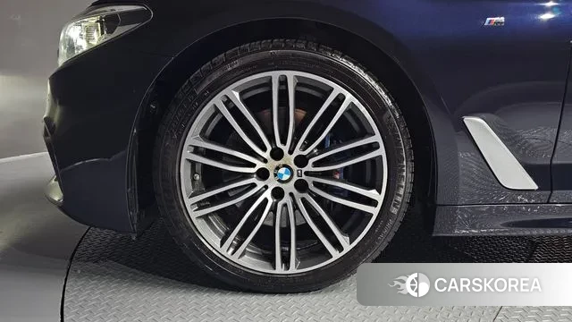 BMW 5 Series (G30) id 3407954 из Кореи 15