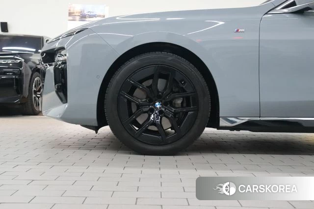 BMW 7 Series (G70) id 3864618 из Кореи 15