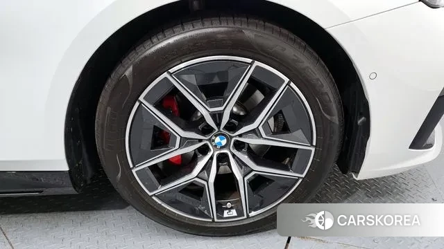 BMW 5 Series (G60) id 3716144 из Кореи 15