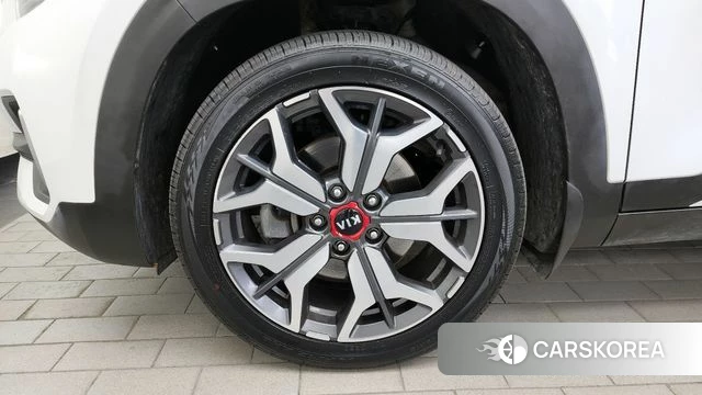 Kia Seltos id 4231708 из Кореи 27