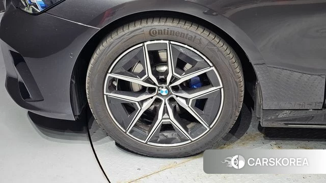 BMW 5 Series (G60) id 4462306 из Кореи 15