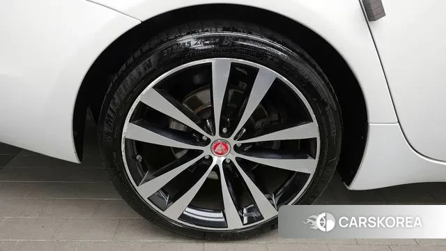 Jaguar All New XJ id 3557388 из Кореи 15