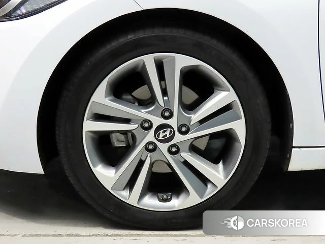 Hyundai Avante AD id 3820945 из Кореи 15