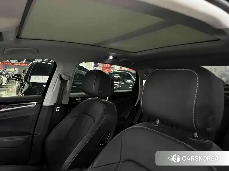 Volkswagen Passat id 4553728 из Китая 17