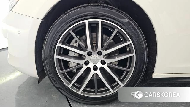 Maserati Ghibli id 3917030 из Кореи 15
