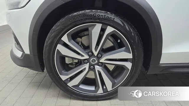 Volvo V60 Cross-Country 2nd Generation id 3464058 из Кореи 15