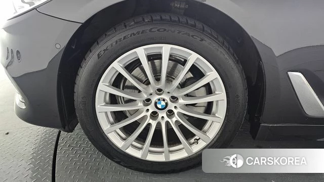 BMW 5 Series (G30) id 4196582 из Кореи 30