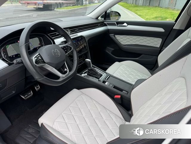 Volkswagen Magotan 2024 Черный из Китая, фото 5
