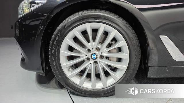 BMW 5 Series (G30) id 3893707 из Кореи 15