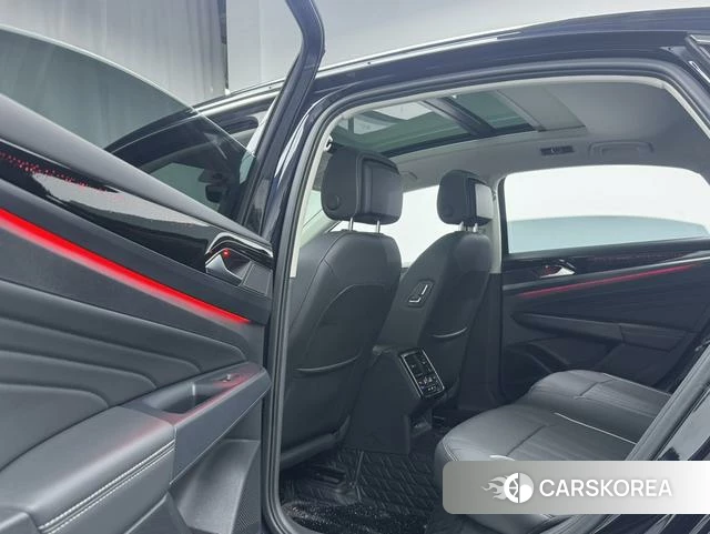 Volkswagen Passat id 4365681 из Китая 8