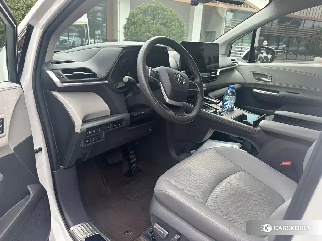 Toyota Granvia 2024 Белый из Китая, фото 5