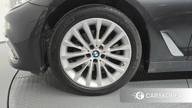 BMW 5 Series (G30) id 4595564 из Кореи 29