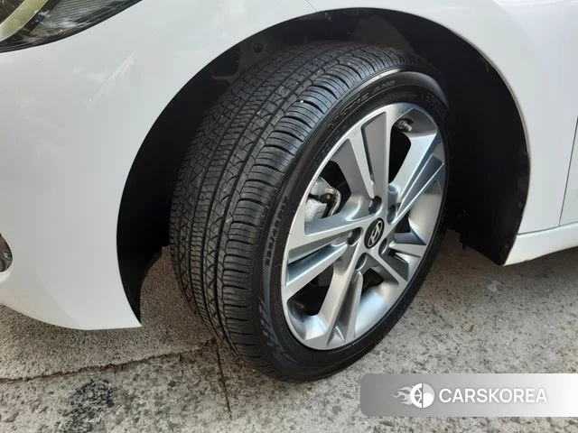 Hyundai Avante AD id 3955808 из Кореи 15