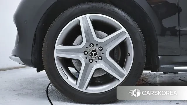 Mercedes-Benz GLE - Class W166 id 3718783 из Кореи 15