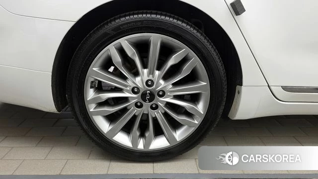 Kia K7 Premier Hybrid id 4397254 из Кореи 29