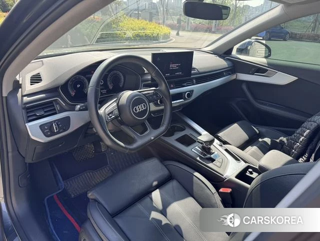 Audi A4L 2021 Темно-серый из Китая, фото 5