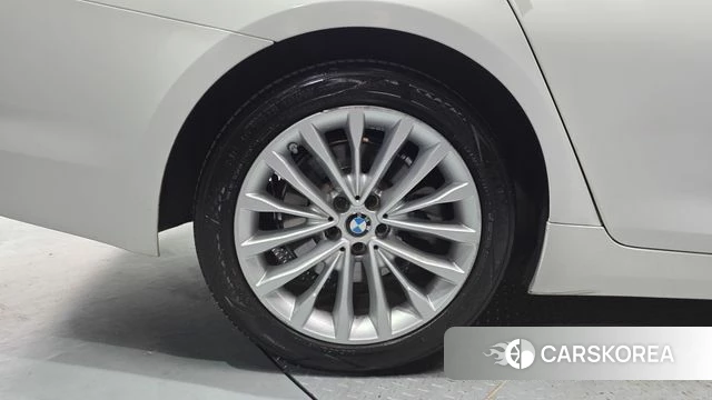 BMW 5 Series (G30) id 4693697 из Кореи 28
