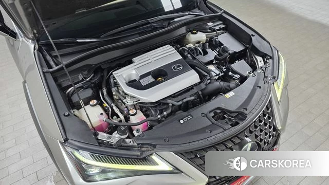 Lexus UX250h id 4746670 из Кореи 27