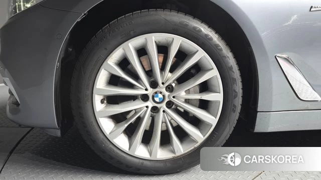 BMW 5 Series (G30) id 4582015 из Кореи 29