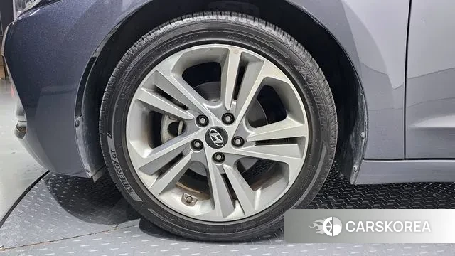 Hyundai Avante AD id 3129470 из Кореи 15