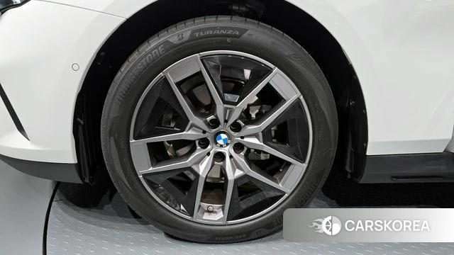BMW 5 Series (G60) id 4407890 из Кореи 29
