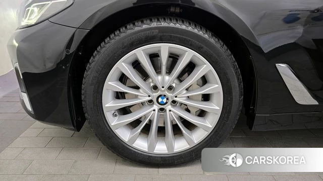 BMW 5 Series (G30) id 3842522 из Кореи 15