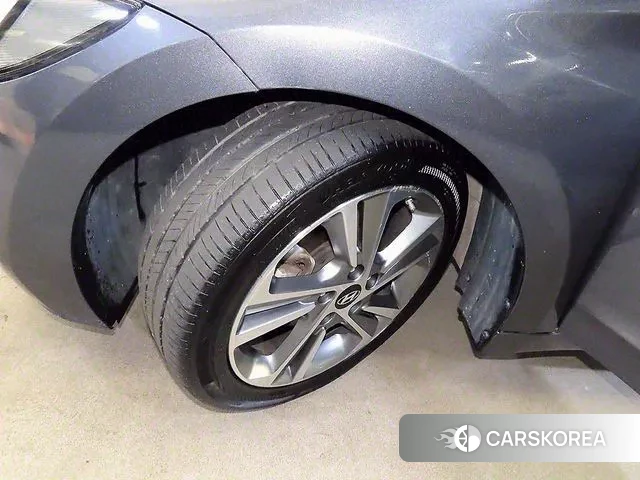 Hyundai Avante AD id 3076876 из Кореи 13