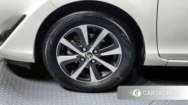 Toyota Prius C id 3912029 из Кореи 15