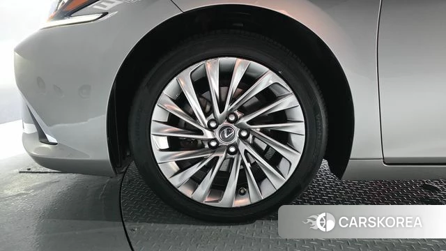 Lexus ES300h 7th generation id 4519173 из Кореи 39