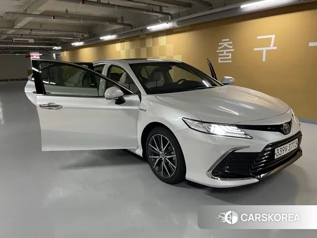 Toyota Camry (XV70) 2024 Белый из Кореи, фото 5