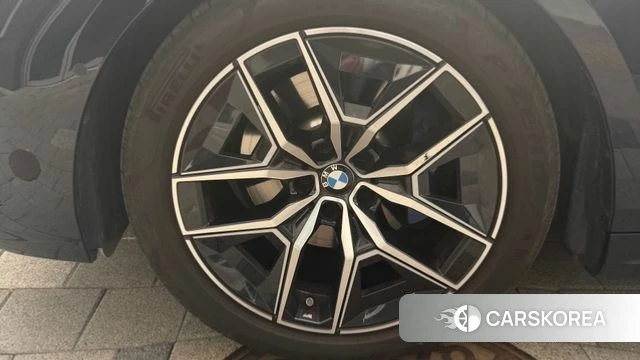 BMW 5 Series (G60) 2025 Черный из Кореи, фото 6