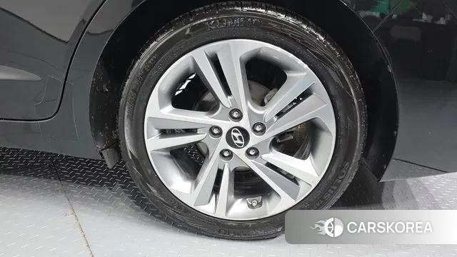 Hyundai Avante AD id 3779332 из Кореи 15