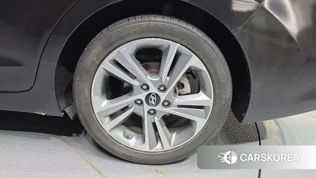 Hyundai Avante AD id 3325239 из Кореи 15