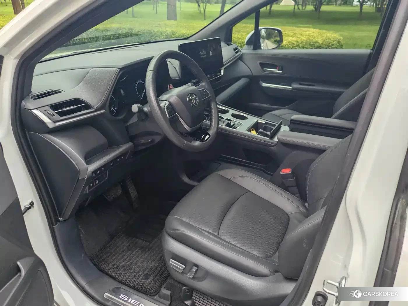 Toyota Sienna id 4570339 из Китая 12