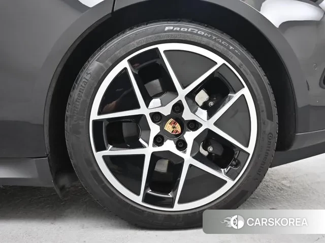 Porsche Taycan id 3751014 из Кореи 15