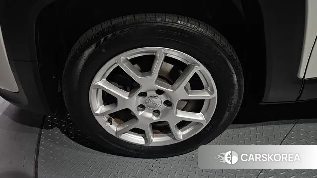 Jeep Renegade id 3329678 из Кореи 15