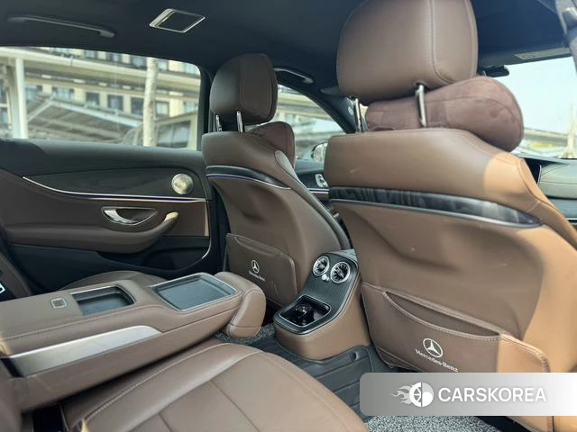 Mercedes-Benz E-class id 4256235 из Китая 18