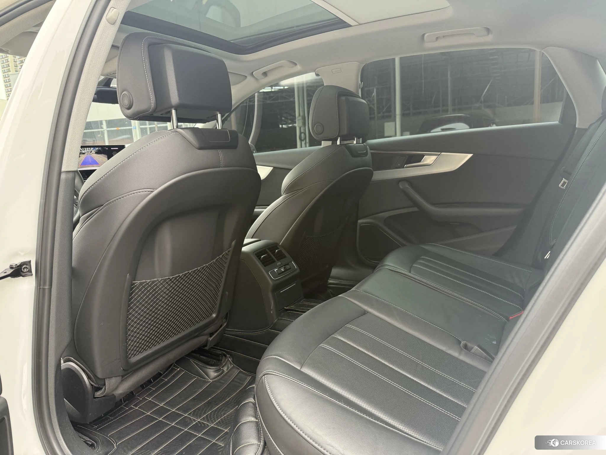 Audi A4L id 4510431 из Китая 18