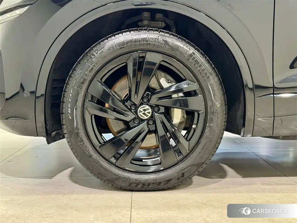 Volkswagen Touareg id 4577874 из Китая 24