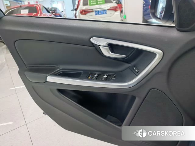 Volvo S60 id 4241169 из Китая 7