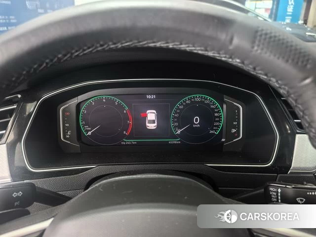 Volkswagen Magotan 2022 Серебристо-серый из Китая, фото 6
